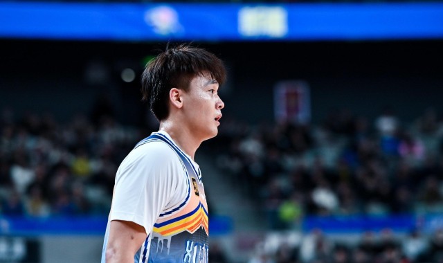 高升&amp;amp;孙思尧&amp;amp;纳托尔 赵睿将是北京男篮队史第4个穿24号球衣球员